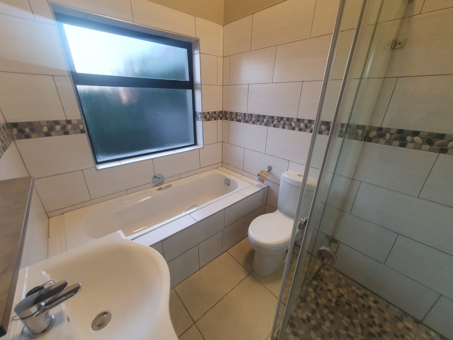 3 Bedroom Property for Sale in Le Grand Golf Estate Western Cape